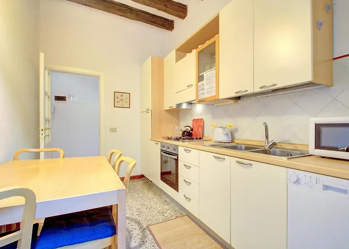 Moro Get-by-train * Veneza