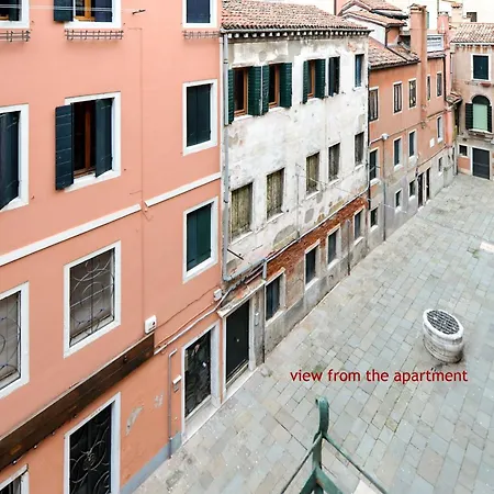 Moro Get-by-train Apartman Velence