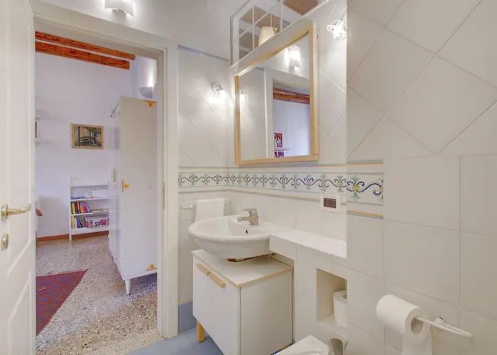 Moro Get-by-train * Velence