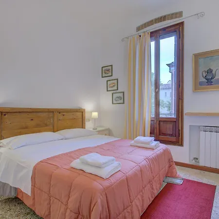 Moro Get-by-train Venedik