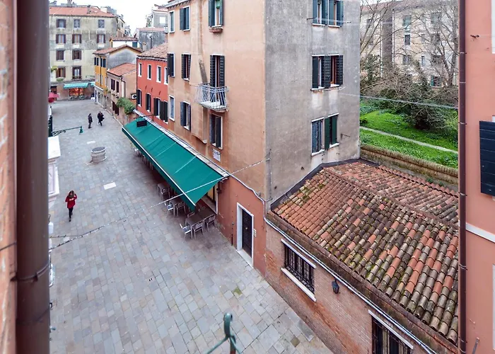 Moro Get-by-train Venedig